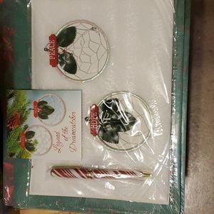 2 Christmas Dreamcatchers & Pen Gift Set
